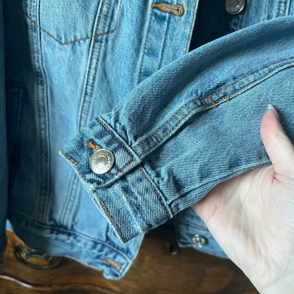 CLEARANCE Women’s Small Blue Jean Jacket - Picture 7 of 8